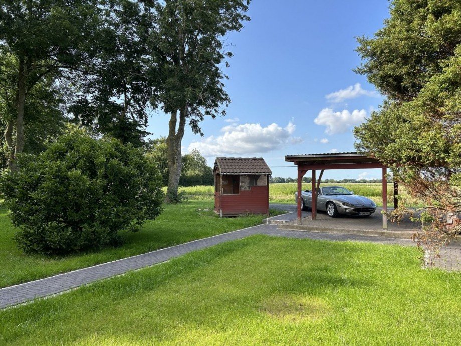 Doppel-Carport Einfamilienhaus Reetdachhaus Nordfriesland