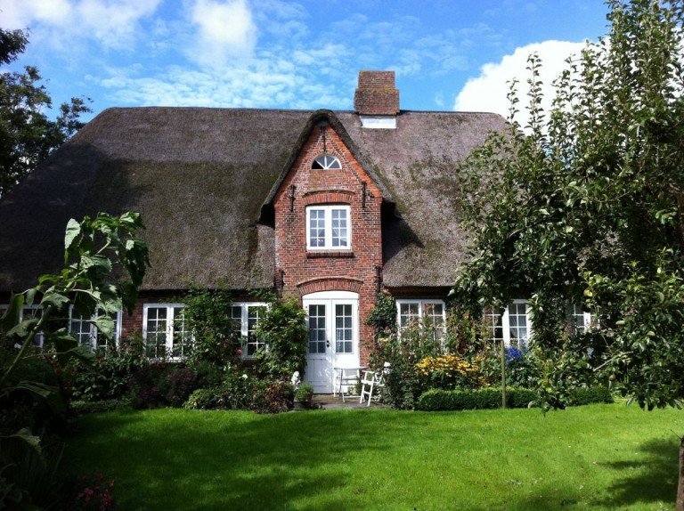 Reetdachhaus an der K�ste Reetdachhaus Nordfriesland Haus Reetdachhaus an der Nordseek�ste