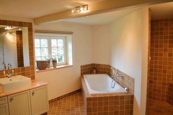 Badewanne begehbare Dusche Haus Immobilien Nordfriesland