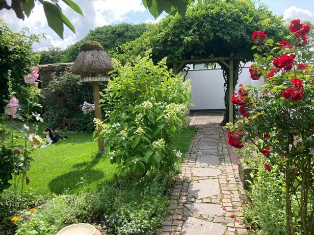 Garten mit Laube Einfamilienhaus Exklusives Landhaus in Nordfriesland zu verkaufen