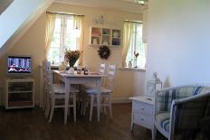 Essplatz Dachgeschosswohnung Reetdachhaus F�hr