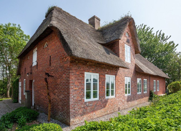 Seeadler Reetdachhaus in Nordfriesland kaufen und verkaufen Haus Reetdachhaus mit Ambiente und Flair!